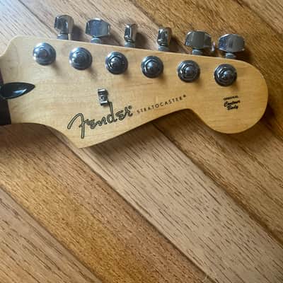 Fender Stratocaster Neck Pau Ferro 9.5 radius 22 frets with Hardware image 2