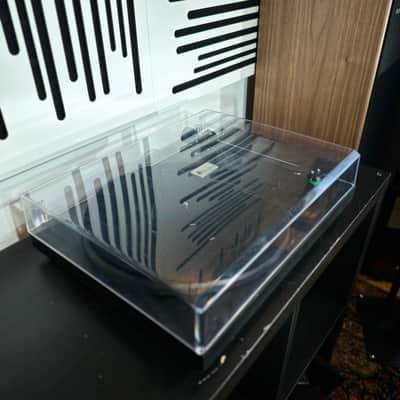 Pro-Ject Debut III Turntable image 5