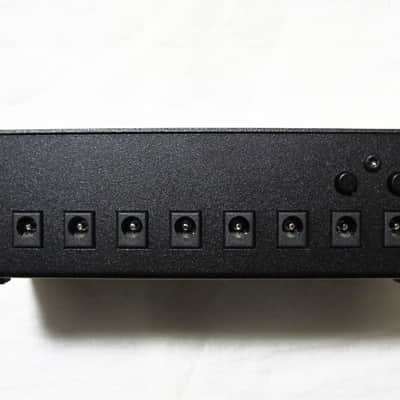 Used Voodoo Lab Pedal Power 2 Plus + Guitar Effects Pedal Power Supply image 2