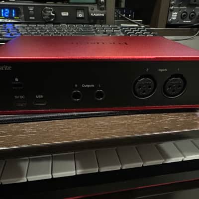 Focusrite Scarlett 2i2 4th Gen USB Audio Interface 2023 - Present - Red image 2