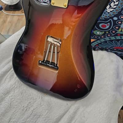 Fender Custom Strat 2026 - 3 Tone Burst Sparkle image 11