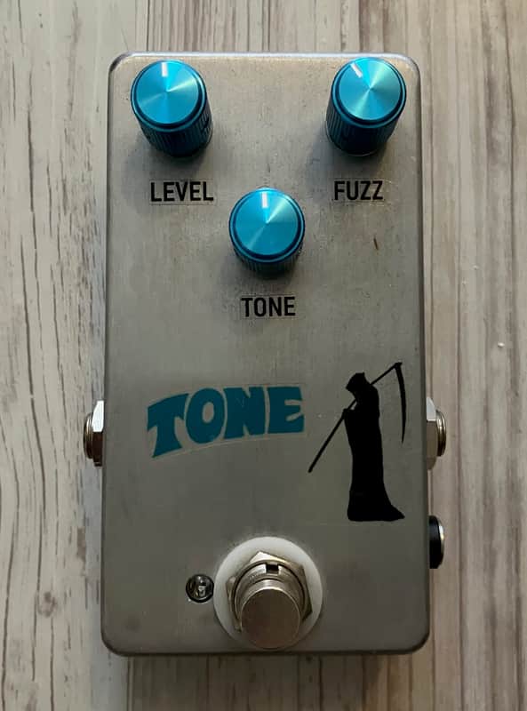 Fuzz clone pedal image 1