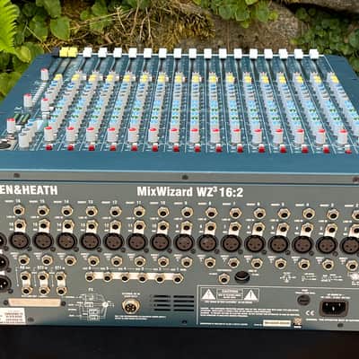 Immagine Allen & Heath MixWizard WZ3 16:2 16-Input Stereo Mixer 2004 - 2013 - Blue - 10