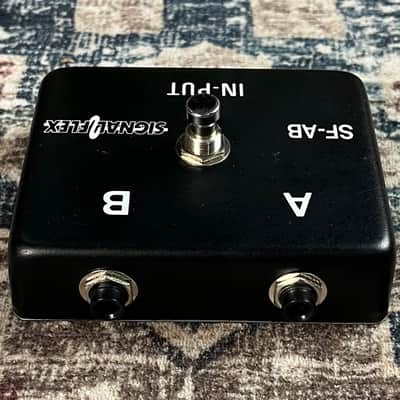Signal Flex Electronics A-B Switch Box with box! R117 image 6