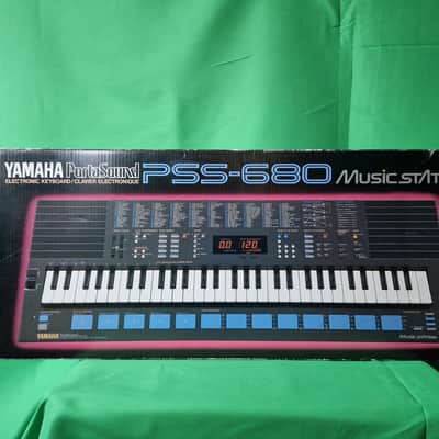 Yamaha PSS-680 MusicStation FM MIDI keyboard
