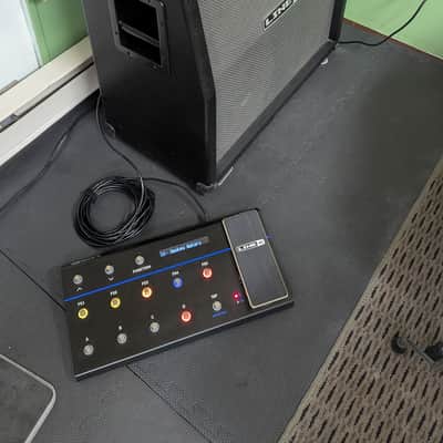 Line 6 Spider V 240 HC - 4-12 Speaker Cab - G10 Transmitter - FBV3 Expression Pedal image 1