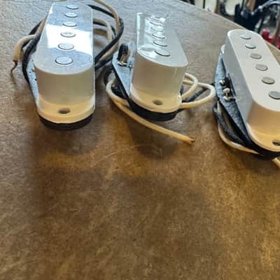 G&L Legacy Pickups - White image 3