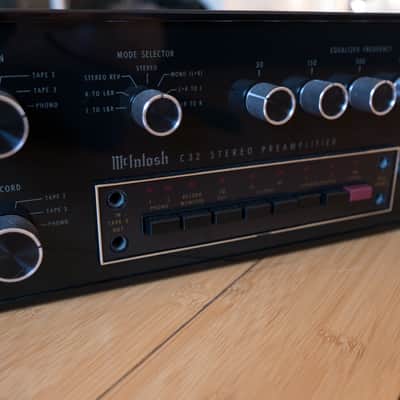 Immagine McIntosh C32 HiFi Preamp - 3