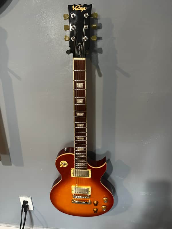 Vintage Guitars V100 2022 - Honey burst image 1