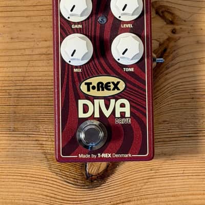 T-Rex Diva Drive 2010s - Red image 4