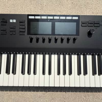Native Instruments Komplete Kontrol S88 MKii - Black image 3