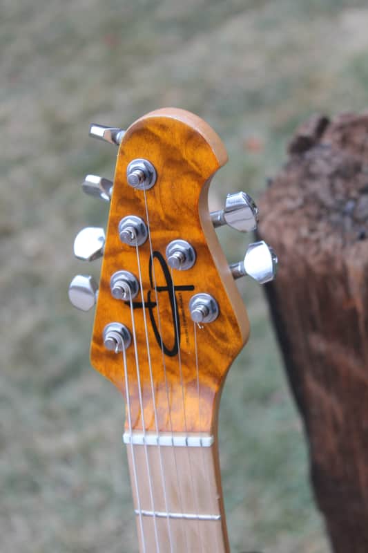 OLP MM1 Axis Amber Quilt Top Electric Guitar - EVH Eddie Van Halen