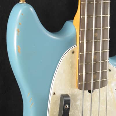 Fender JMJ Road Worn Mustang Bass Faded Daphne Blue Rosewood Fingerboard image 5
