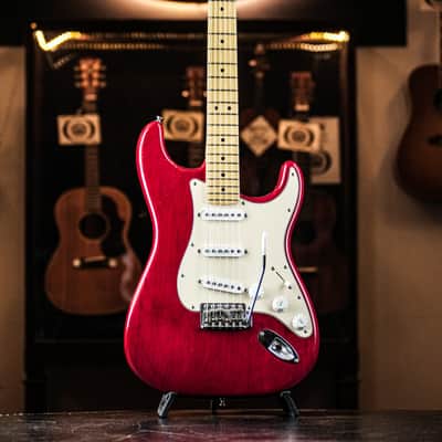 2005 Fender Highway One Stratocaster crimson red transparent image 2
