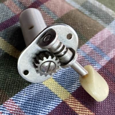Single Vintage 1960s Goya, Zenon, Teisco Nylon/Classical Bass Side Guitar Tuner image 2