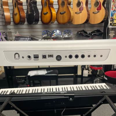 Korg i3 MW Workstation Keyboard - Matte Silver image 6