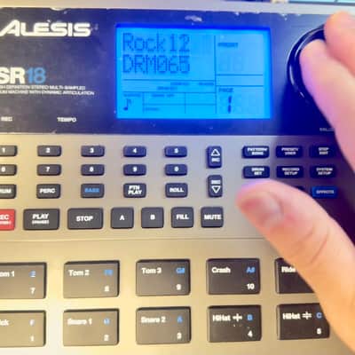 Alesis SR-18 with AC Adapter image 5
