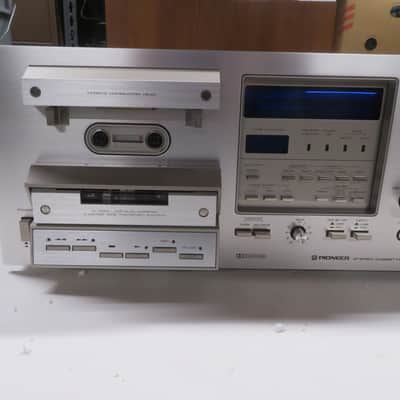 Pioneer CT-F950 late 1970's - silver faceplate image 6