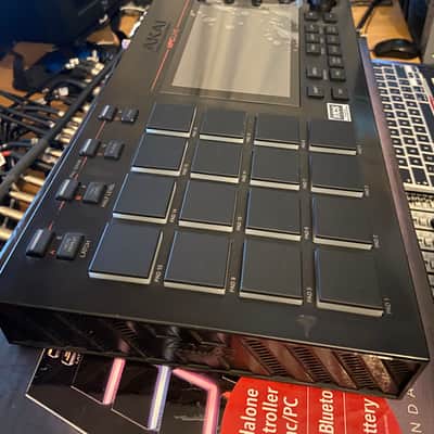 Akai MPC Live Standalone Sampler / Sequencer 2017 - 2020 - Black image 9