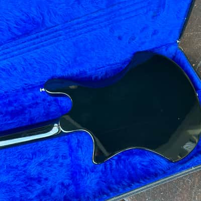 Guild B-302F Fretless Bass Guitar 1980 - Black image 13