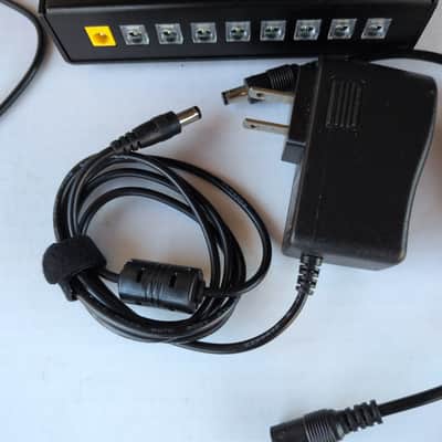 Vangoa Guitar Pedal Power Supply - 8 Isolated DC Output for 9V/12V/15V/18V Effects Pedal with Adjustable Voltage and extra adapeters - Black image 6