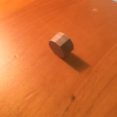 Guilford Guilford Black Walnut 11 sided Facet Cut Tapered knob for volume/ tone - 6mm bore. imagen 3