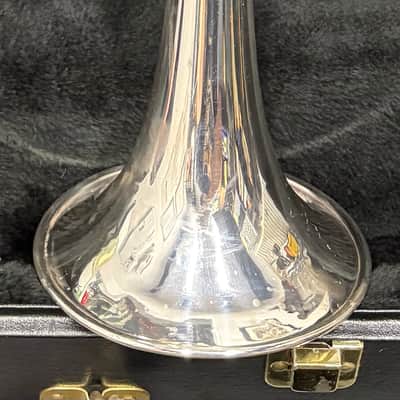 Bach Stradivarius Trumpet Model 37, Silver Finish image 5