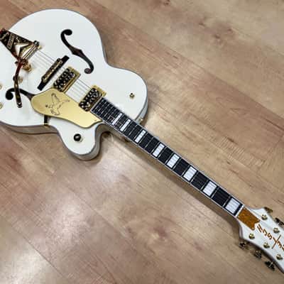 Gretsch G6136T-MGC Michael Guy Chislett Signature Falcon Hollow Body Guitar - Vintage White image 8