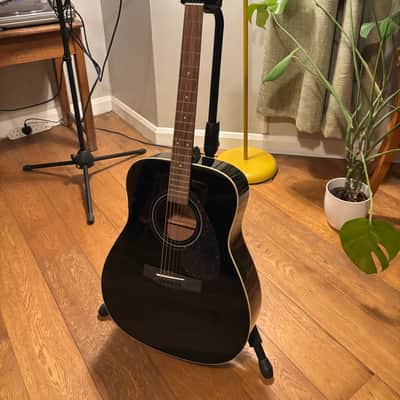 Yamaha F370 Acoustic Guitar in Black Gloss Finish image 1