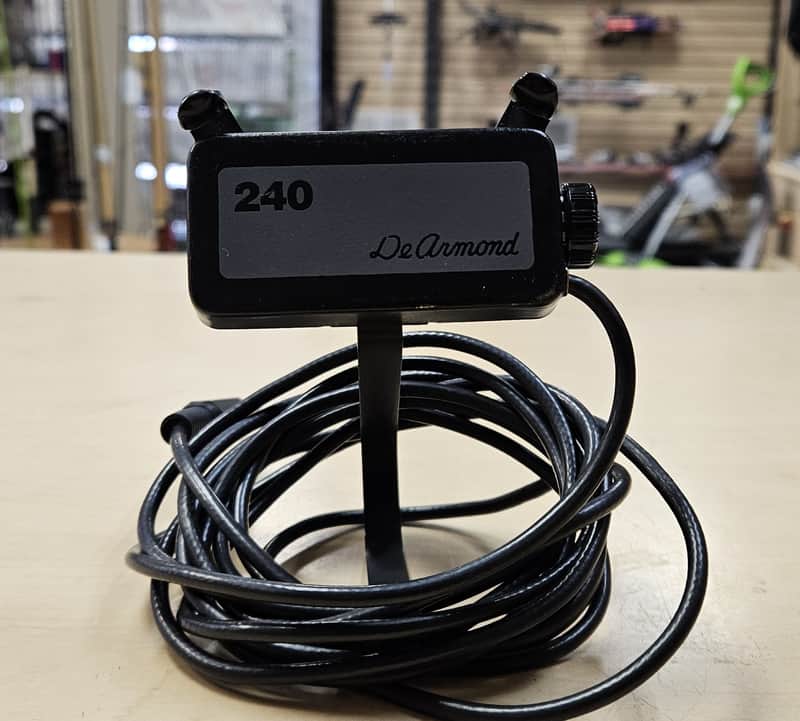 DeArmond 240 70's-90's - Black image 1