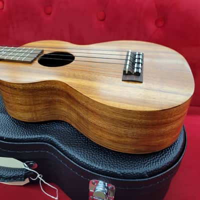 Kamaka Koa Concert Ukulele with Slotted Headstock HF-2I - Koa image 7