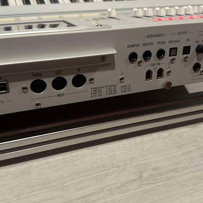 Korg M3 88 2010s - Gray image 3