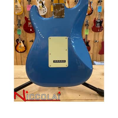 Fender American Professional Classic Stratocaster HSS, Maple Fingerboard, Faded Lake Placid Blue image 11