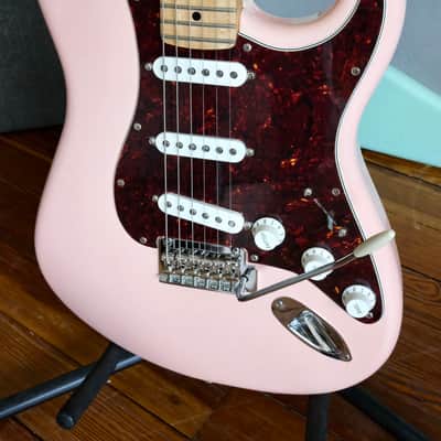‘21 Fender Player Stratocaster with Maple Fretboard Shell Pink image 8
