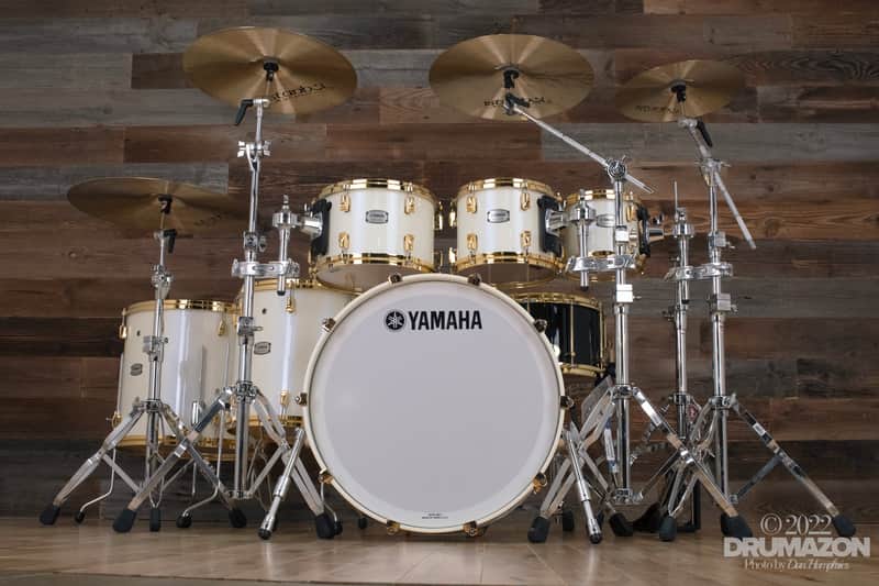 YAMAHA PHOENIX PHX 6 PIECE DRUM KIT, POLAR WHITE WITH GOLD FITTINGS image 1