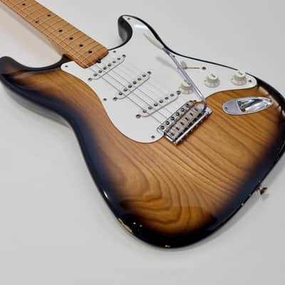 Fender Limited Edition 40th Anniversary 1954 Reissue Stratocaster with Maple Fretboard 1994 - 2-Color Sunburst image 9