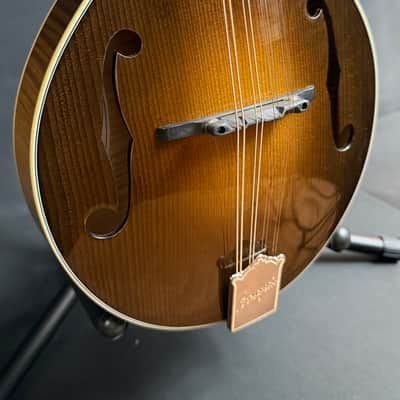 Bourgeois M5-A A-Style Mandolin Aged Tone Adirondack Sunburst Finish w/ Case image 3