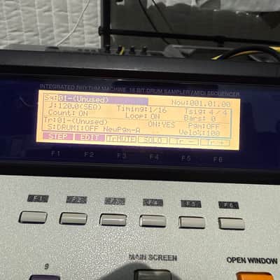 Akai MPC2000XL MIDI Production Center 2000 - 2005 - Grey image 8