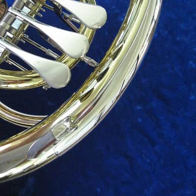 New Alexander 103MAL-HG Double French Horn in Yellow Brass, Hand Hammered Bell Spout, Detachable Bell Flare;with Mouthpiece,Care Kit image 4
