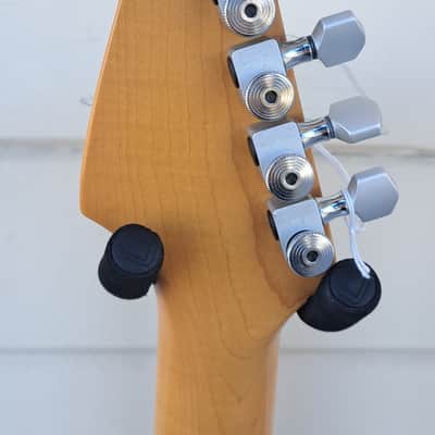FENDER JEFF BECK SIGNATURE STRATOCASTER ELECTRIC GUITAR W/CASE Bild 3