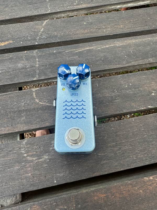 JHS Tidewater Tremolo V2 2020 - Present - Blue image 1