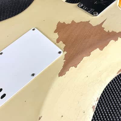 Fender Custom Shop 1967 Stratocaster, Heavy Relic- Aged Vintage White image 12