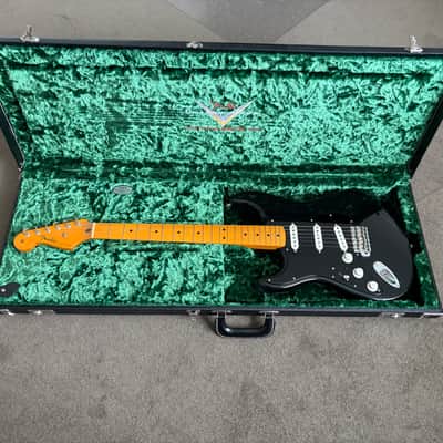 Left hand Fender Custom Shop David Gilmour Stratocaster NOS 2008 - 2021 - Black over 3-Color Sunburst image 3