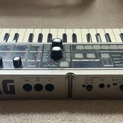 Korg MicroKORG 37-Key Synthesizer/Vocoder 2002 - 2019 - Silver image 3
