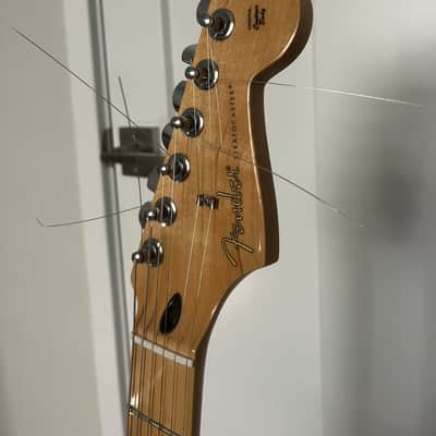 Fender Player Stratocaster HSS with Maple Fretboard 2018 - Present - Black image 3