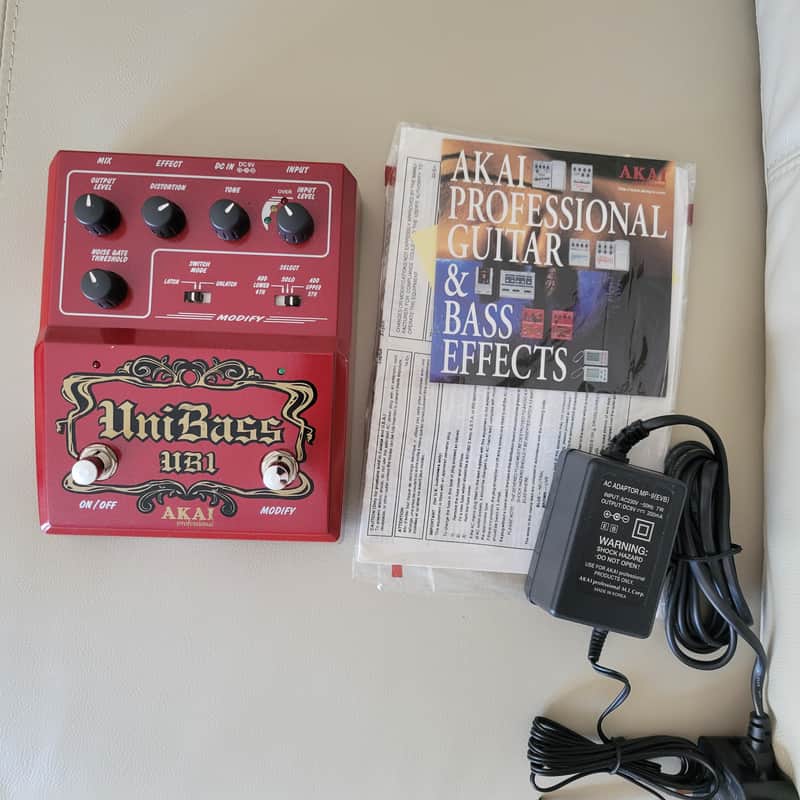 Akai UniBass UB1 Harmonized Bass Distortion