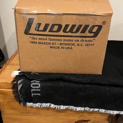 Ludwig Legacy Maple 7.5x10 Tom in Gorgeous Silver Silk! New Condition! image 4