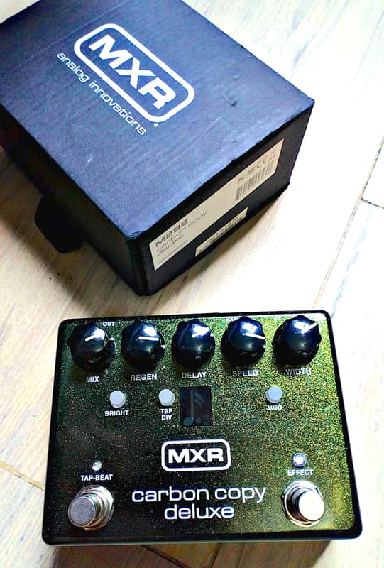 MXR M292 Carbon Copy Deluxe Analog Delay 2017 - Present - Green image 1
