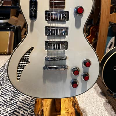 Eastwood Bill Nelson Astroluxe Cadet image 4
