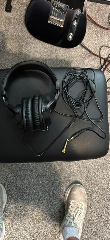 TASCAM TH-200X image 1